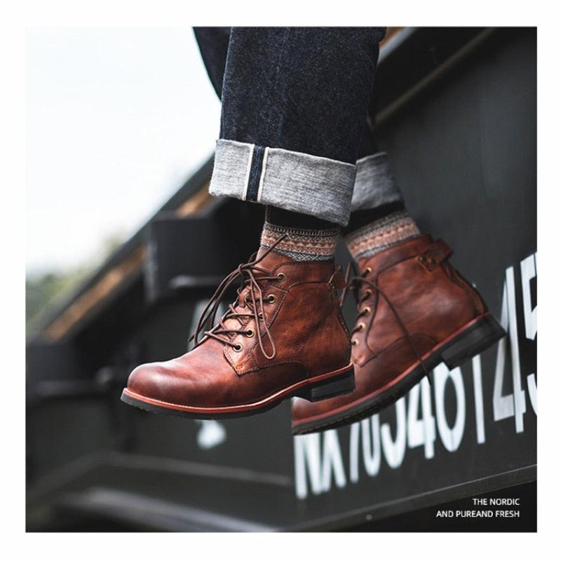 Bota Masculina em Couro Artesanal- ClassicMen / O Estilo do Homem Clássio Unidos em uma única  Bota!!!